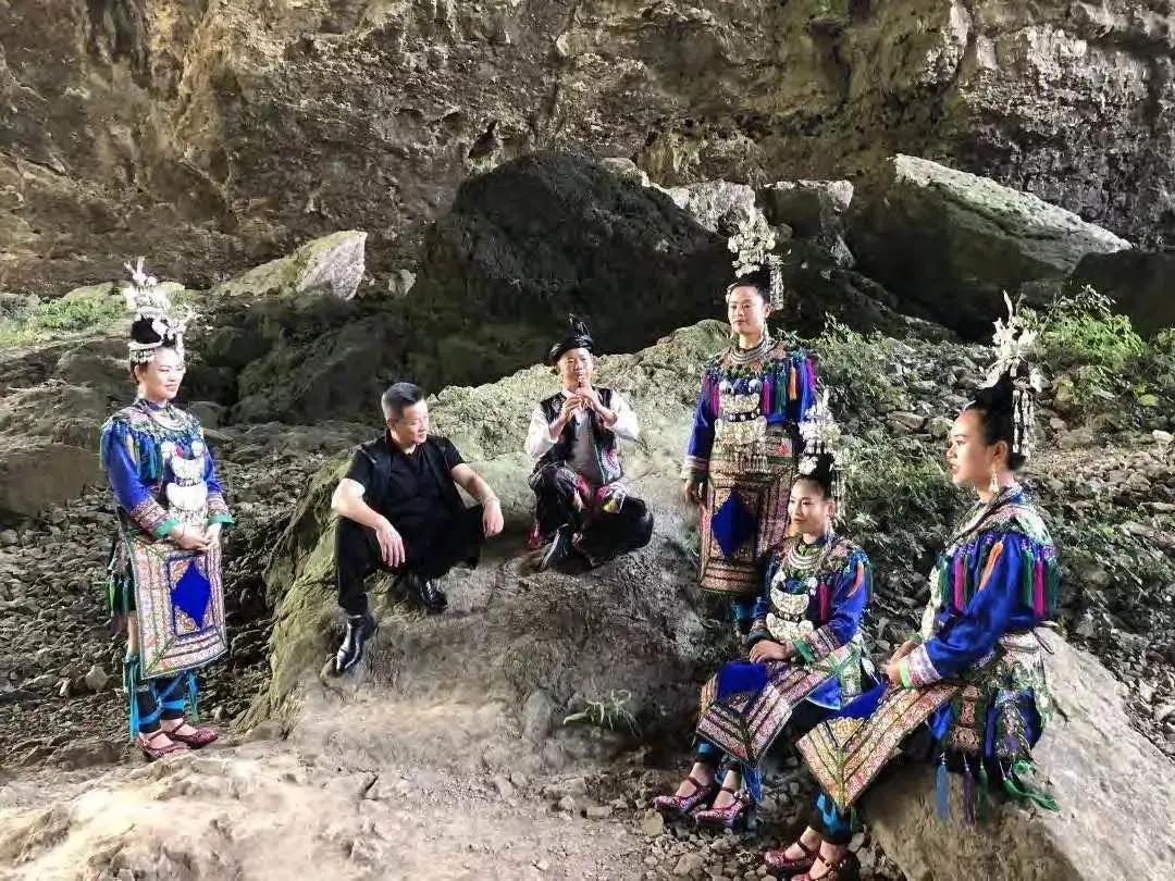 贵州用苗语怎么说,贵州少数民族语言口语