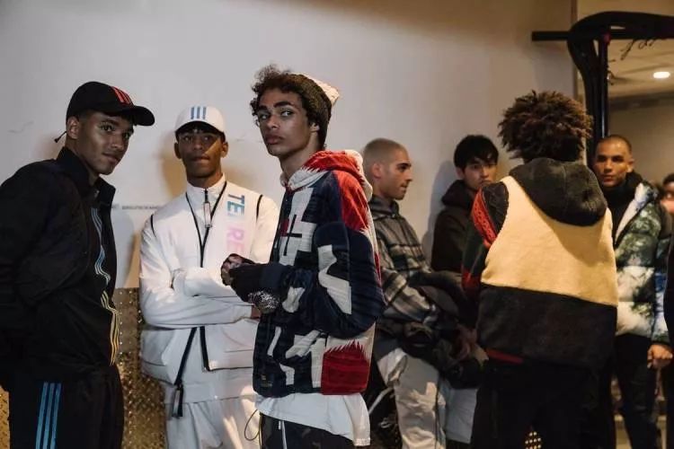 买得贵不如穿得对，潮流联名王KITH谁穿谁美