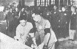 长征之路有多难？600人分9只羊，周恩来高烧40度，背心上爬满虱子