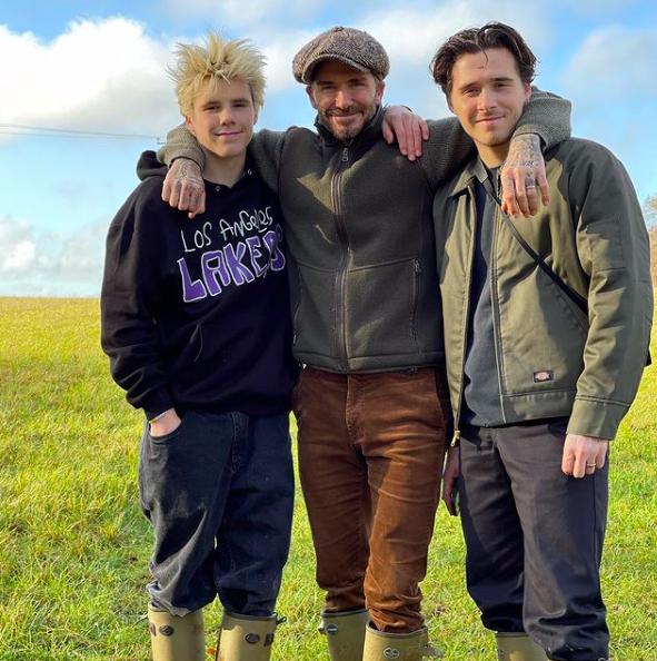 贝克汉姆到底有没有植发过,贝克汉姆什么发型是颜值巅峰