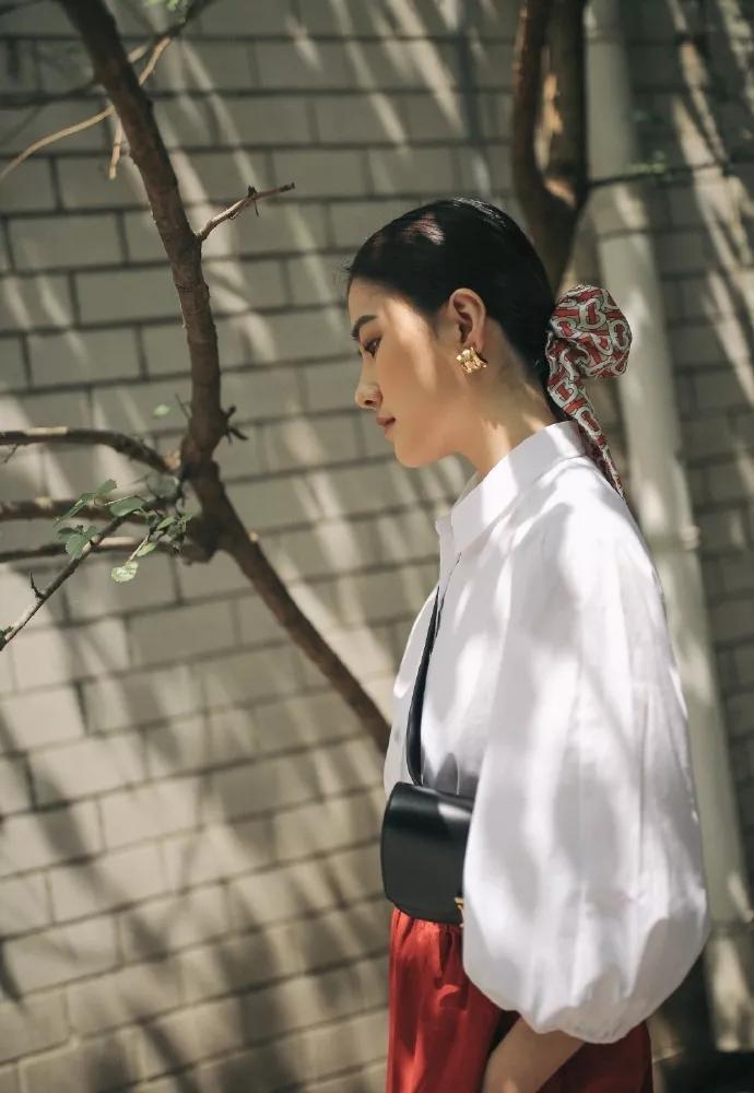 最新款的腰包简单一点,斜挎腰包最值得入手的大牌