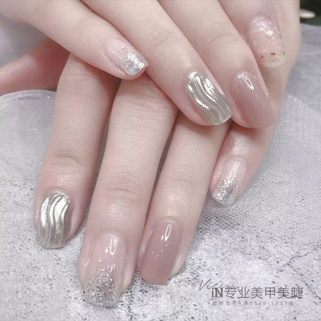 美甲什么颜色显得花哨好看,40款干净不花哨的美甲谁做都好看