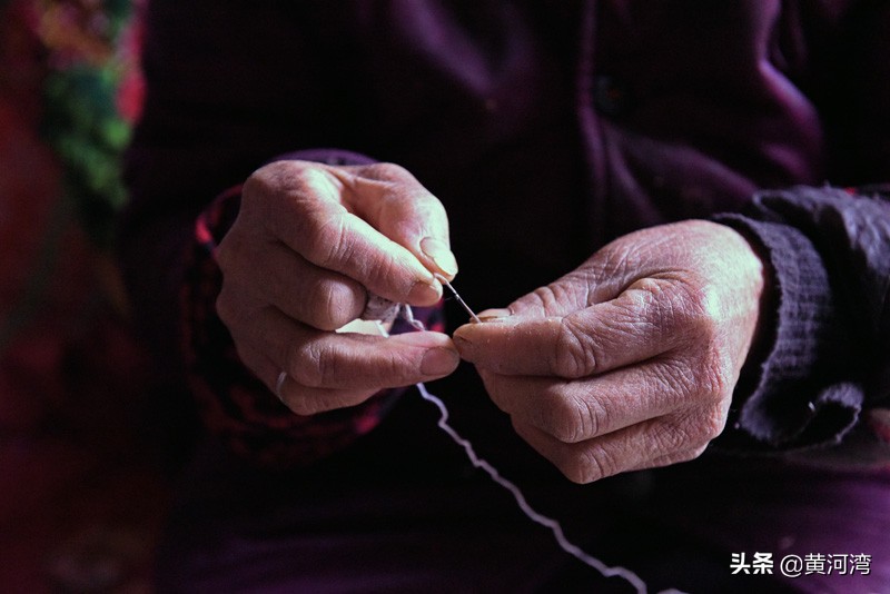 高粱干手工制作篦子,农村手工制作篦子