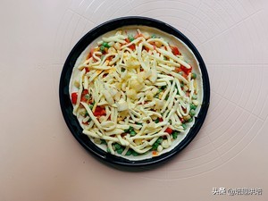 在家里做好吃又简单的披萨,香酥松软家庭版披萨简单易做