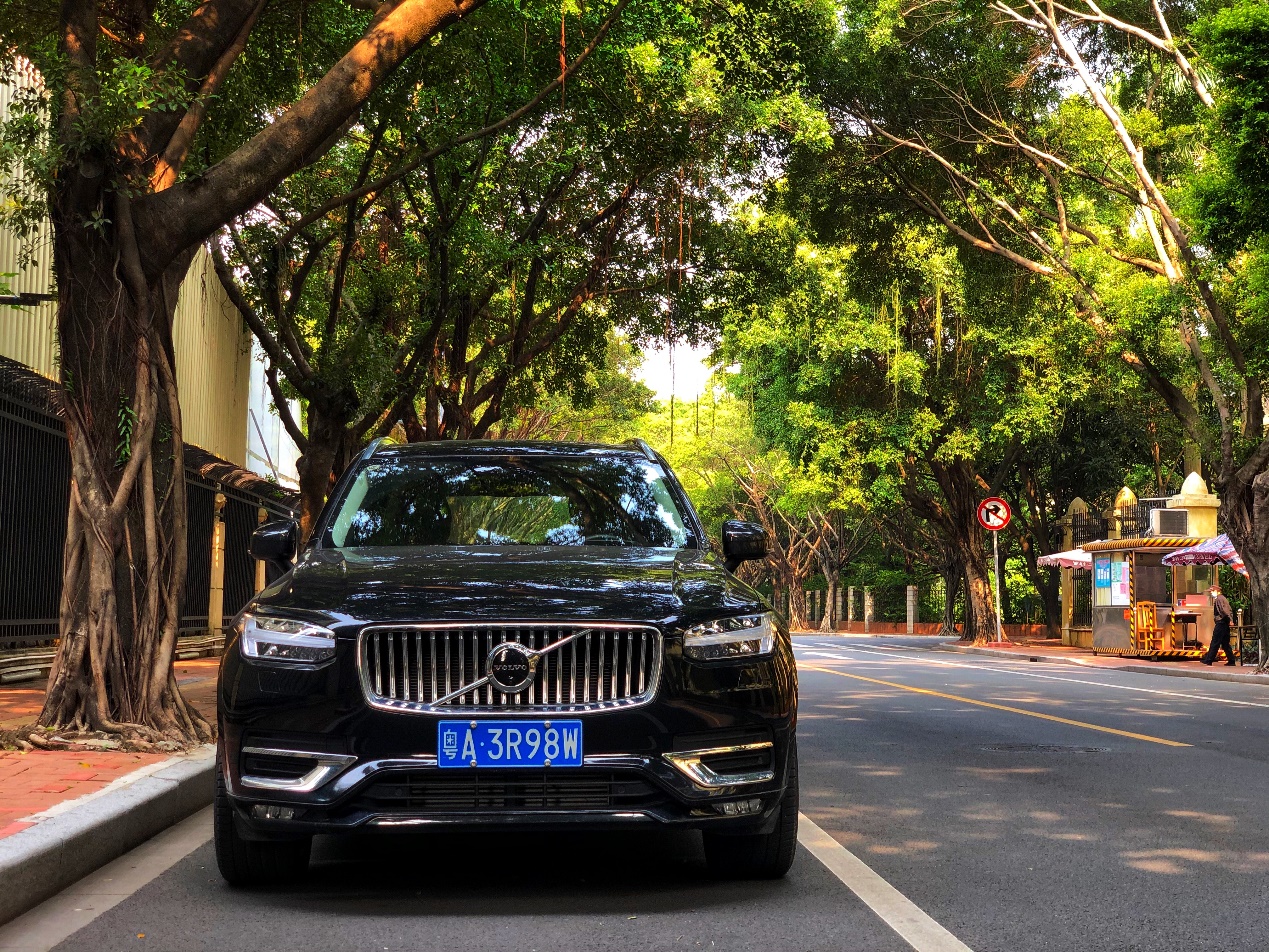 沃尔沃xc90七座高科技安全配置,沃尔沃xc90与s90哪个更安全