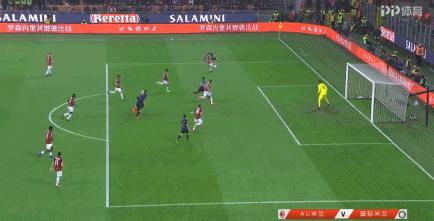 米兰开场9分钟0-2落后萨索洛,米兰德比震撼场面加图索