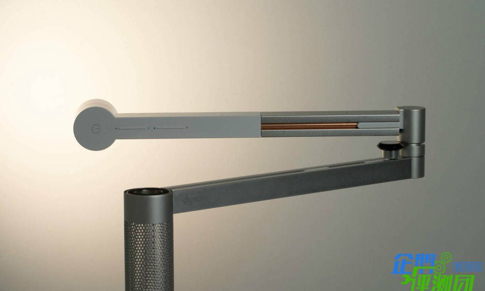 戴森落地灯黑金和白色的区别,戴森落地灯值得购买吗