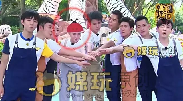 一个镜头60个马赛克，这节目“打码”破纪录了！网友：有骨气