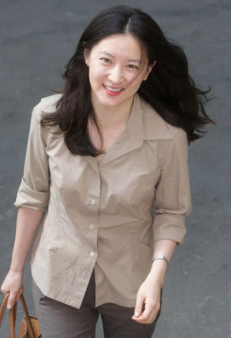 李英爱极简穿搭,李英爱穿衣搭配全图片