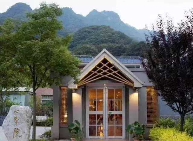 民宿365近期10家大热的极简民宿,西北风格民宿