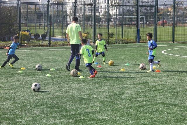 足球比赛可以让孩子学到什么,足球比赛带给孩子们的收获
