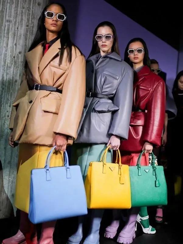 八天就凉凉？郑爽成Prada史上最短代言人，这些单品依然值得