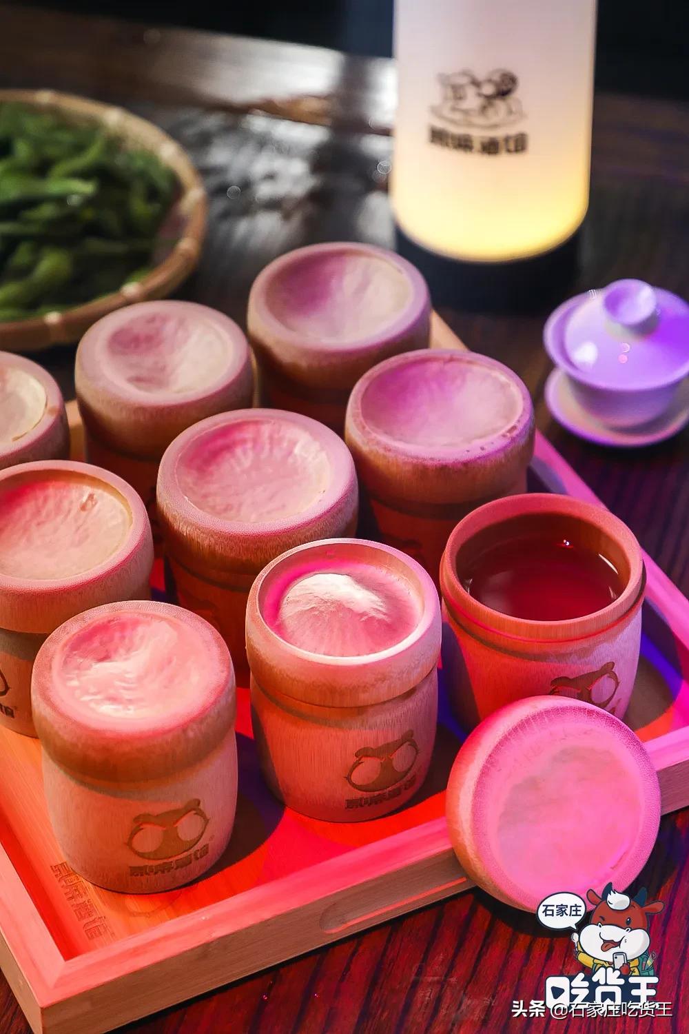 成都贰麻酒馆点啥酒,成都爆火的贰麻酒馆携手泸州老窖