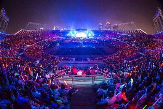 这辈子还能看到演唱会吗,还能再看到演唱会吗