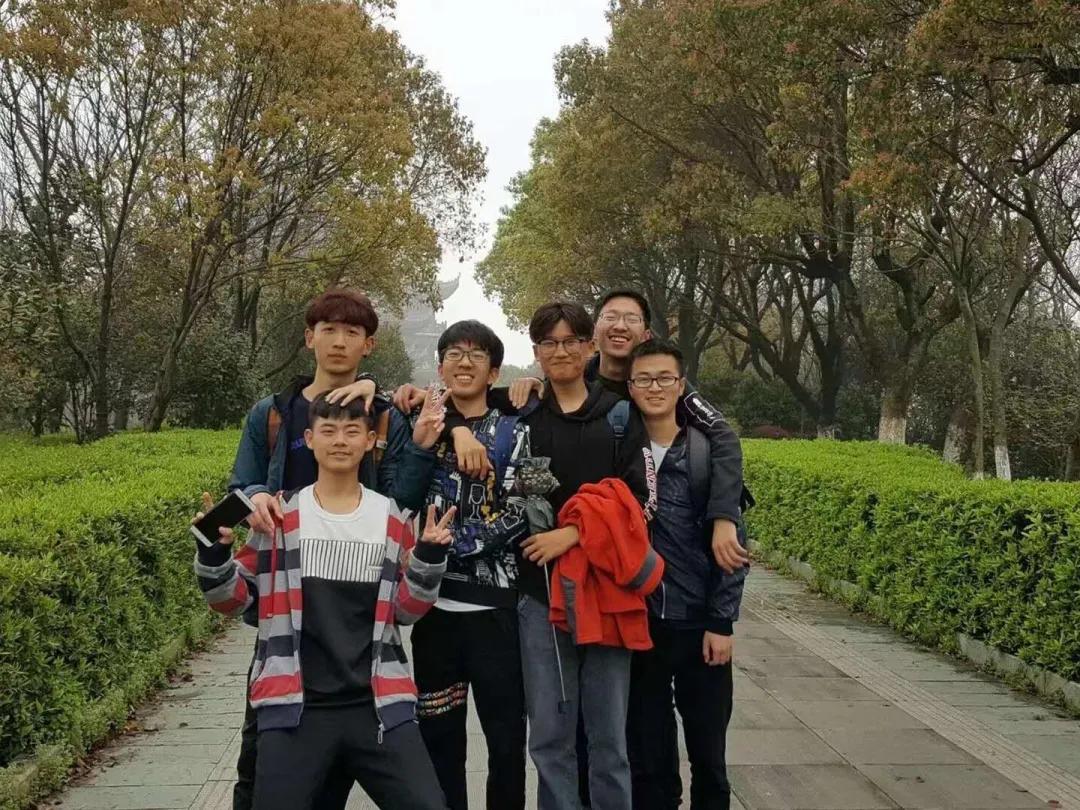 学霸男团六个男生,学霸男团