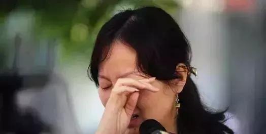 沈阳中学生情侣开房背后的警醒：给女孩底线教育，给男孩阳光教育