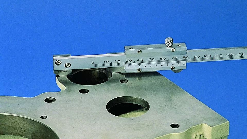 游标千分尺的使用方法视频教程,游标卡尺千分尺正确使用方法