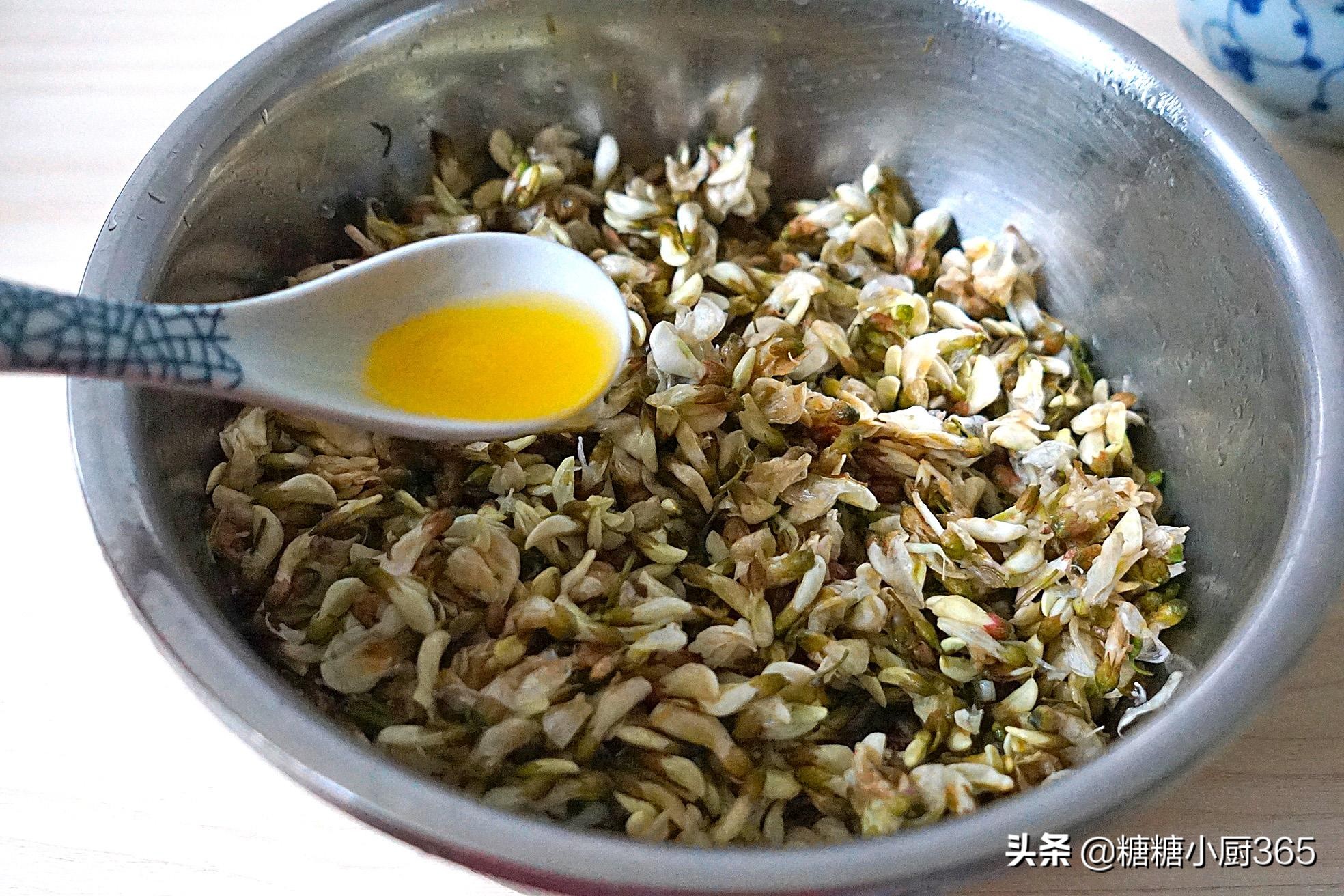 槐树花炒鸡蛋美味,槐树花蒸几分钟好吃