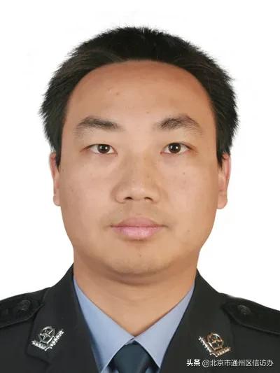 新提拔领导干部培训班,给新上任的基层专干培训