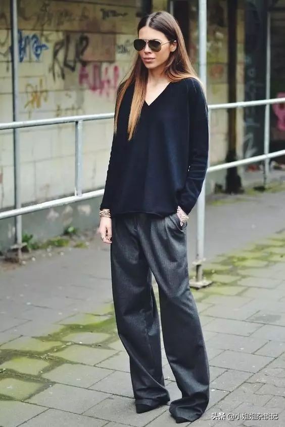 v领毛衣慵懒风显白显瘦,显瘦又百搭全靠这件v领毛衣