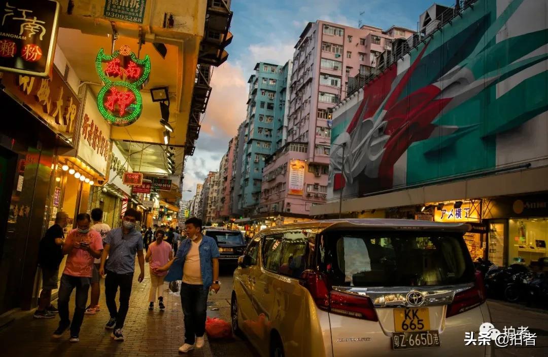 香港劏房妈妈生3个女儿,香港住劏房的妈妈