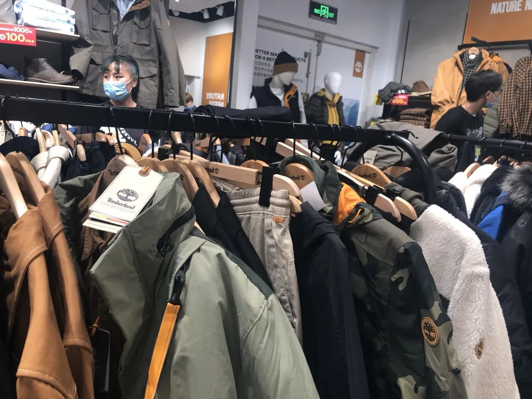 纽巴伦冲锋衣不防水？门店归咎代理商