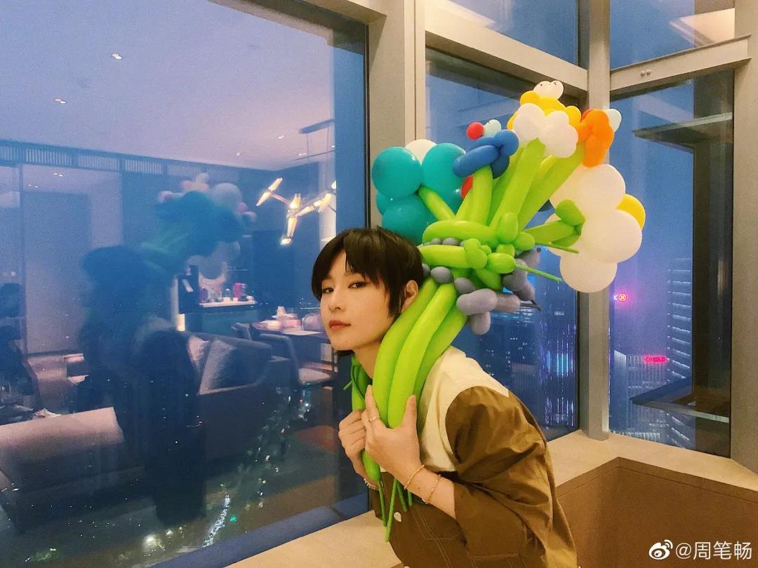 明星六一齐晒照：唐嫣陈妍希晒娃，热巴娜扎美照，安以轩令人泪目