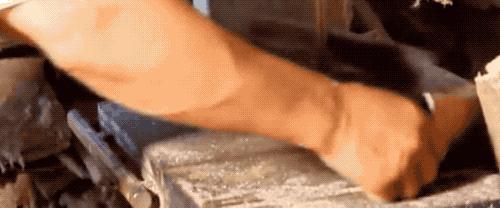 牛角梳：怎么从圆圆一个大牛角到平平无奇一把梳？