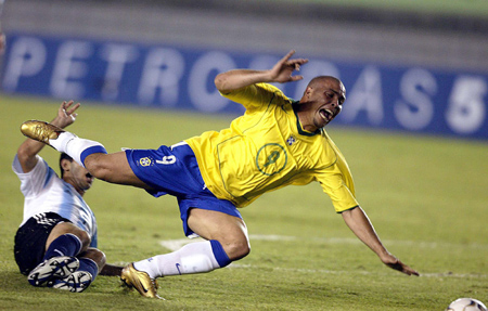 绿茵场上的核弹前锋,足坛上的外星人