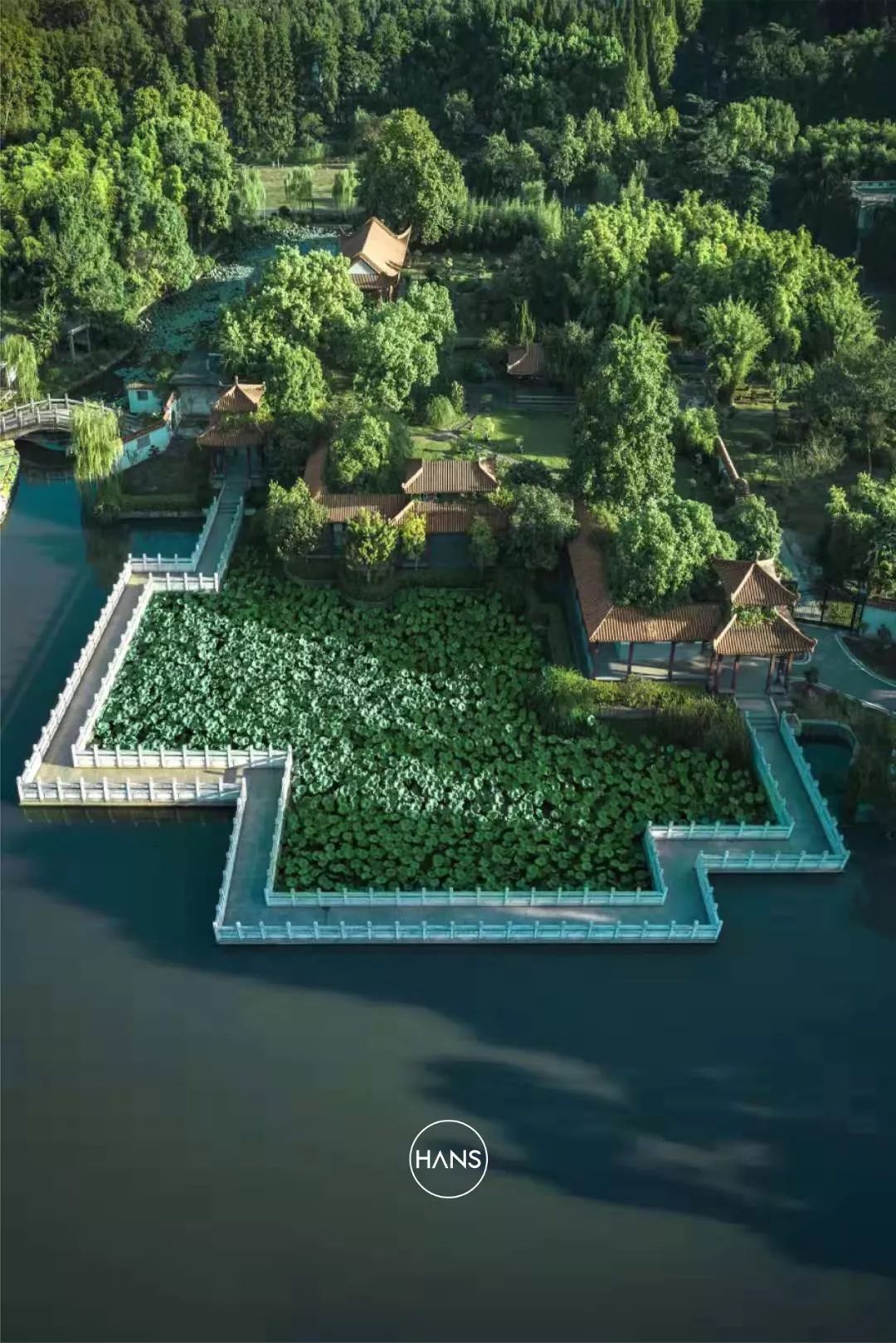 这里是青山，请长按保存