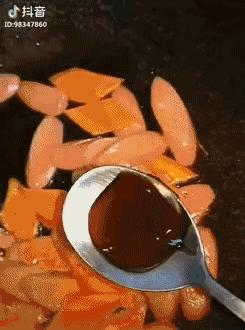 “听说，玩抖音的，就不是好女孩了？”