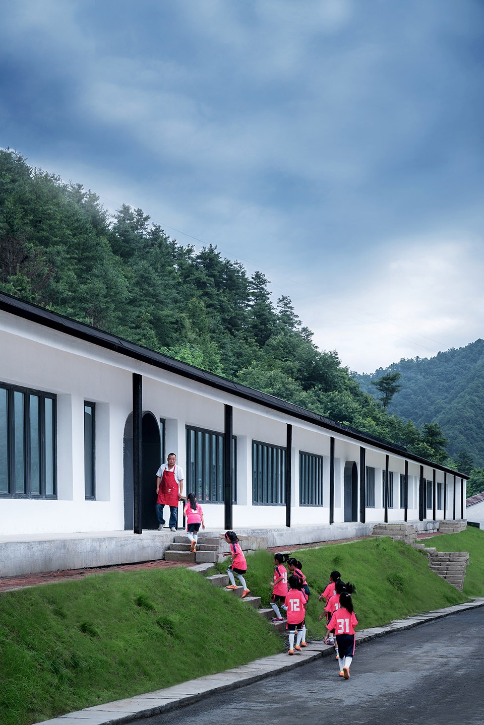 秦岭深处特点餐厅,秦岭山下100米食堂