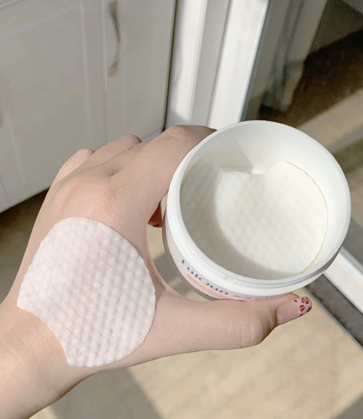 去黑头的几大“雷品”！城野医生用处不大，黑炭硬撕你敢用？