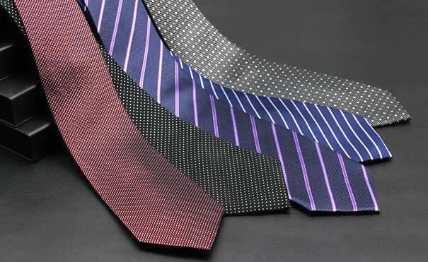 如何穿西装不像卖保险的,西装怎么穿才不像卖保险的