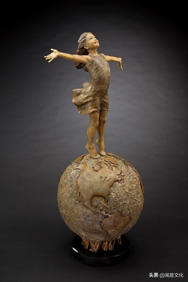 学赏画197：美女雕塑家米娅：灵感来自孩子们不断变化的个性