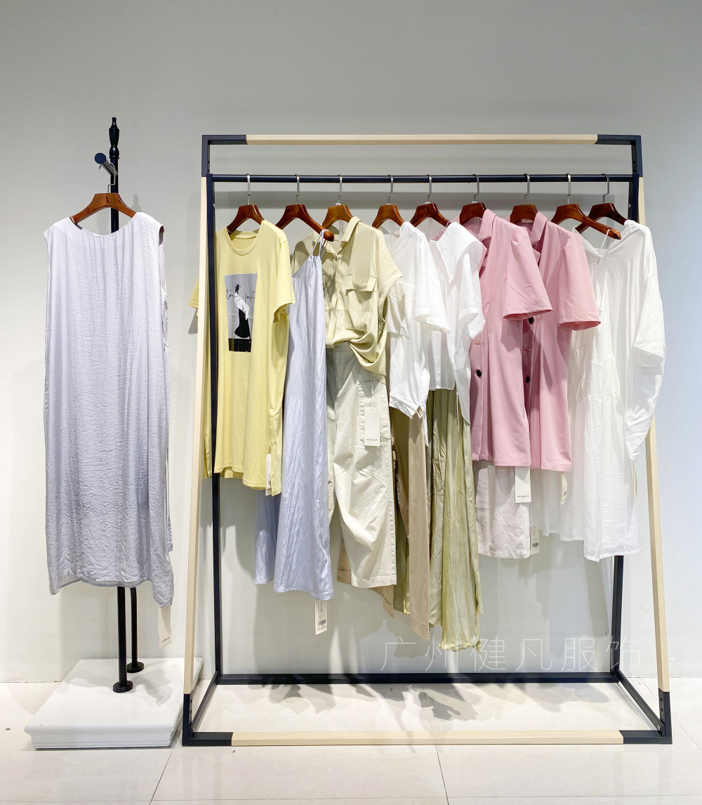 杭州四季青女装批发直播清仓,四季青女装清仓特价