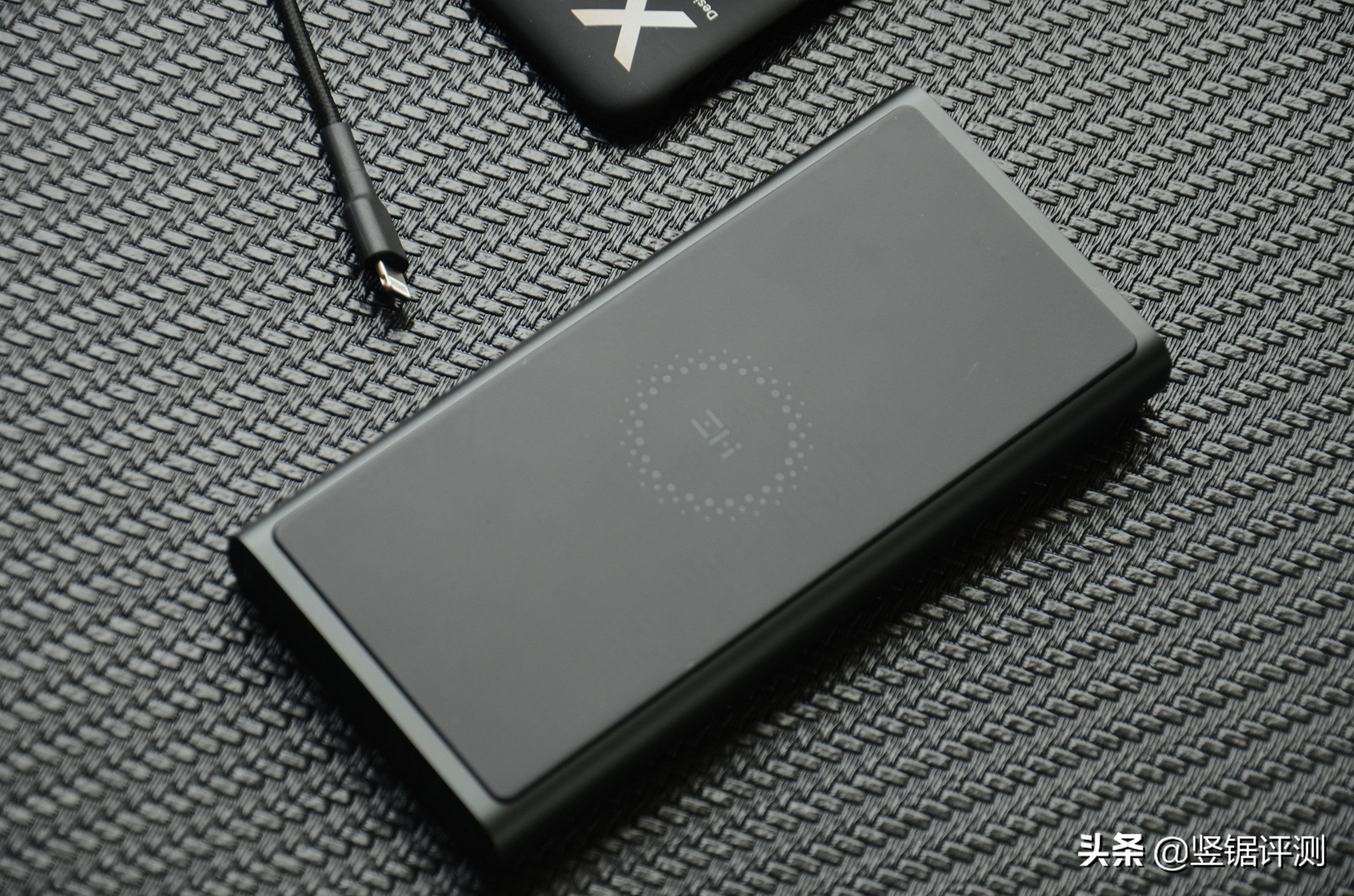 小米生态链紫米出多功能移动电源,紫米zmi50w6700mah二合一移动电源