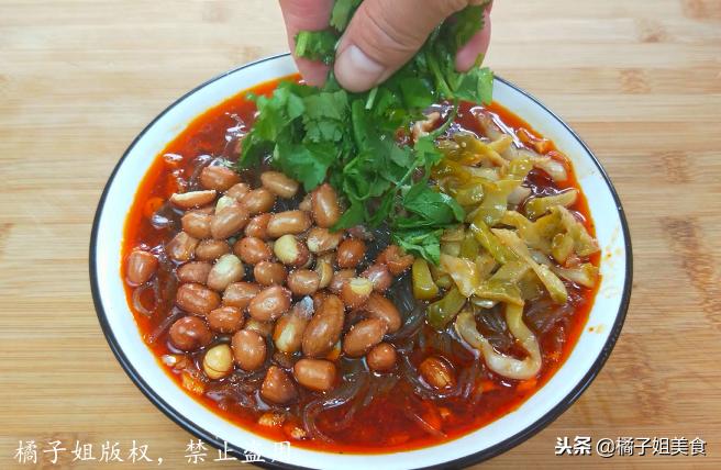 想吃正宗酸辣粉很简单,想吃酸辣粉要不要去买