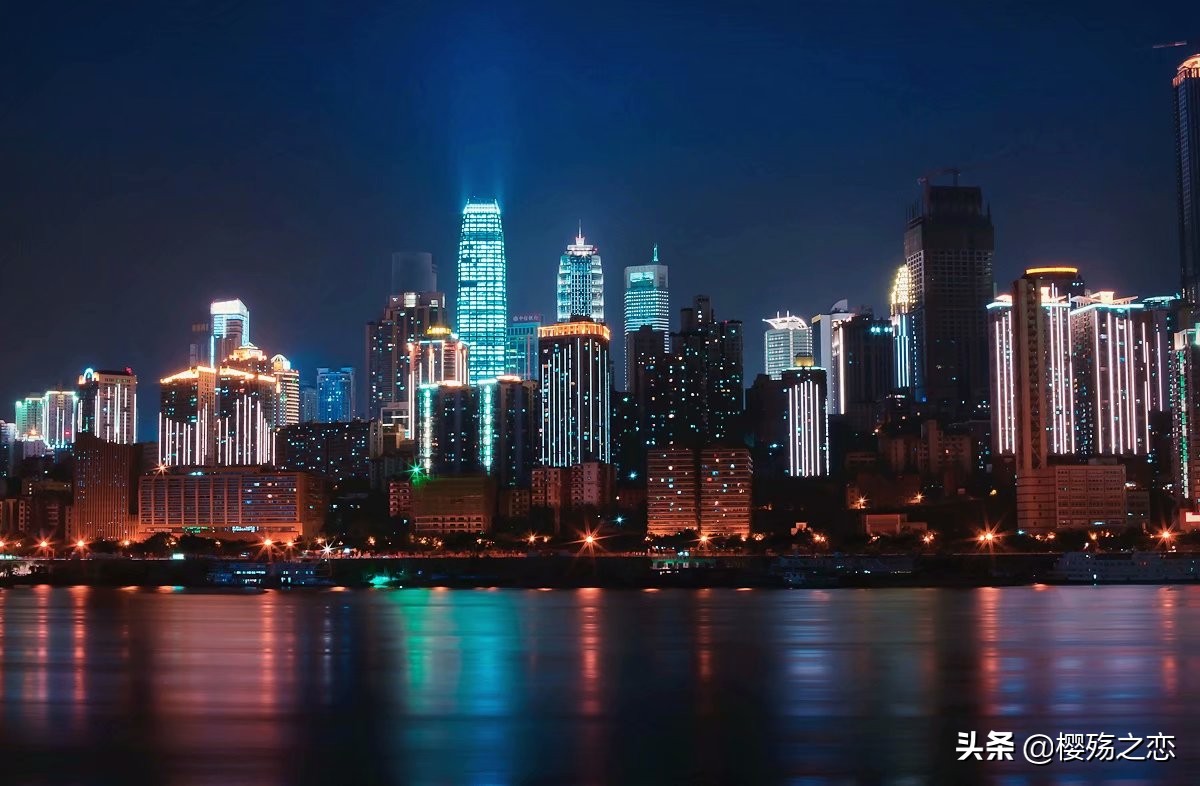 大重庆的滨江路夜景就是这么美,重庆最美滨江路