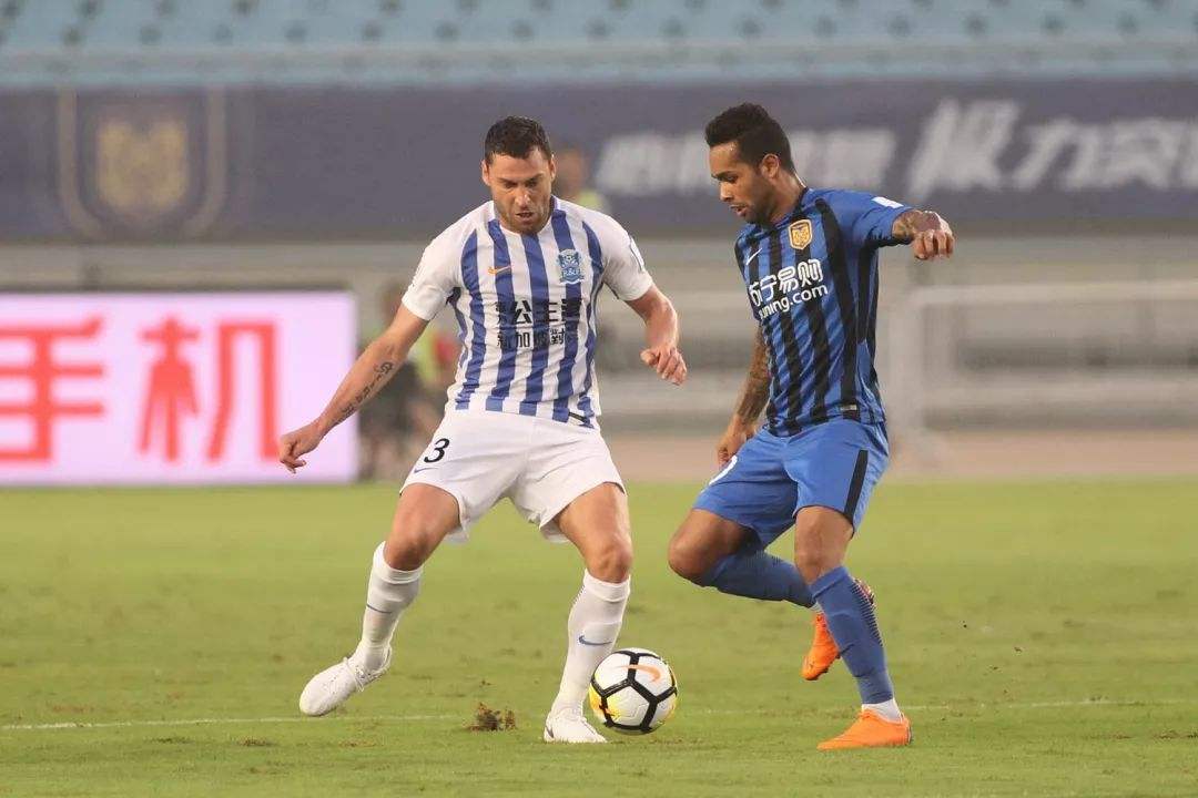 广州富力外援40岁娇妻风韵犹存，身材性感火辣，一般人难享之*福艳**