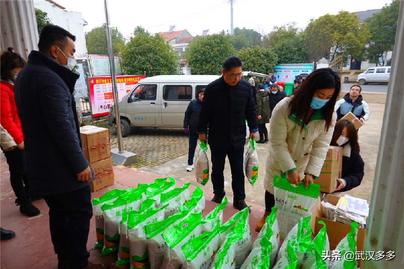 情暖万名孤寡老人公益活动,关爱孤寡老人爱心捐赠暖人心