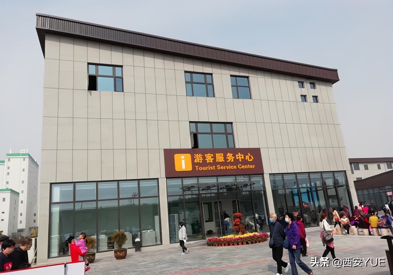 西安又一地标盛大开启，现场人山人海堪比春运