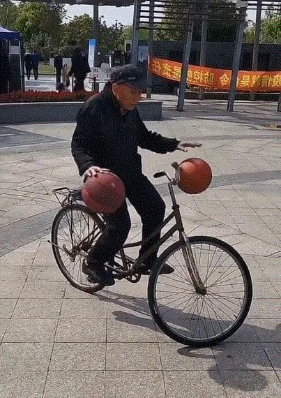 路边的现金及东西不要乱捡,在路边捡到钱但村里老人说不能捡