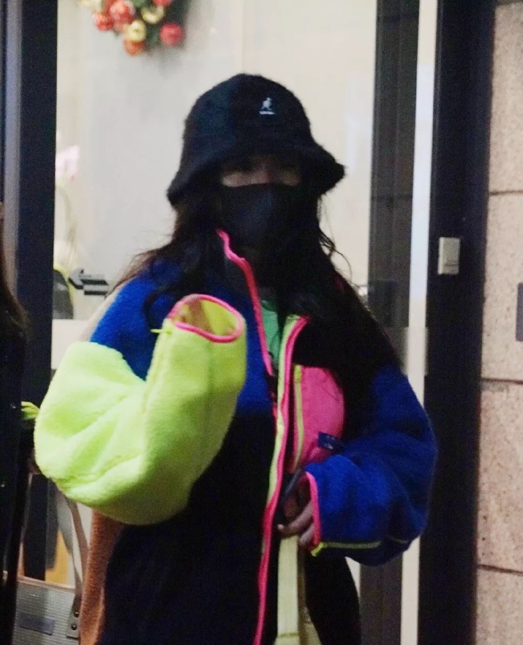 周洁琼穿砂糖匡威鞋,周洁琼鞋