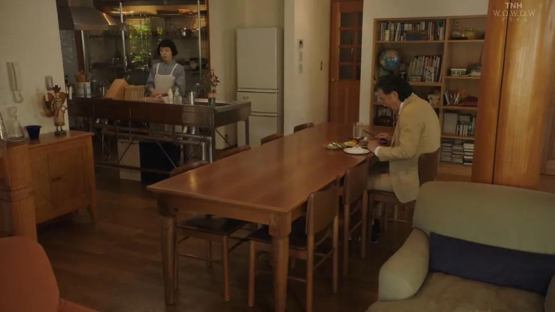 56岁阿姨独居2层别墅，不结婚不生娃，靠另类日式风圈粉无数人