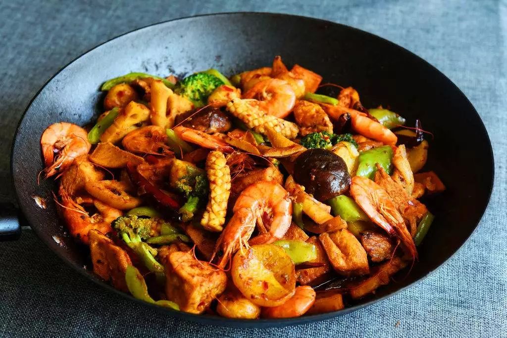 麻辣香锅家常做法不用香锅底料,麻辣香锅底料的正宗做法和配料