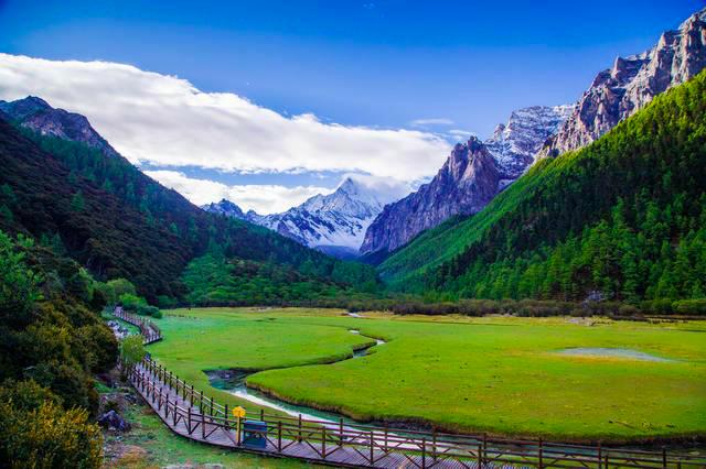 四川旅游路线稻城亚丁,四川旅游攻略九寨沟稻城亚丁