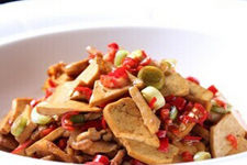 蒜苔香干炒肉家常做法,香干酸菜炒肉家常做法