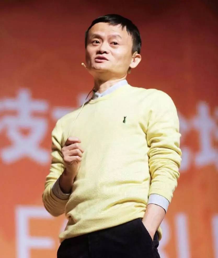 那一年岳云鹏14岁郭德纲26岁,岳云鹏连续13年为郭德纲庆生