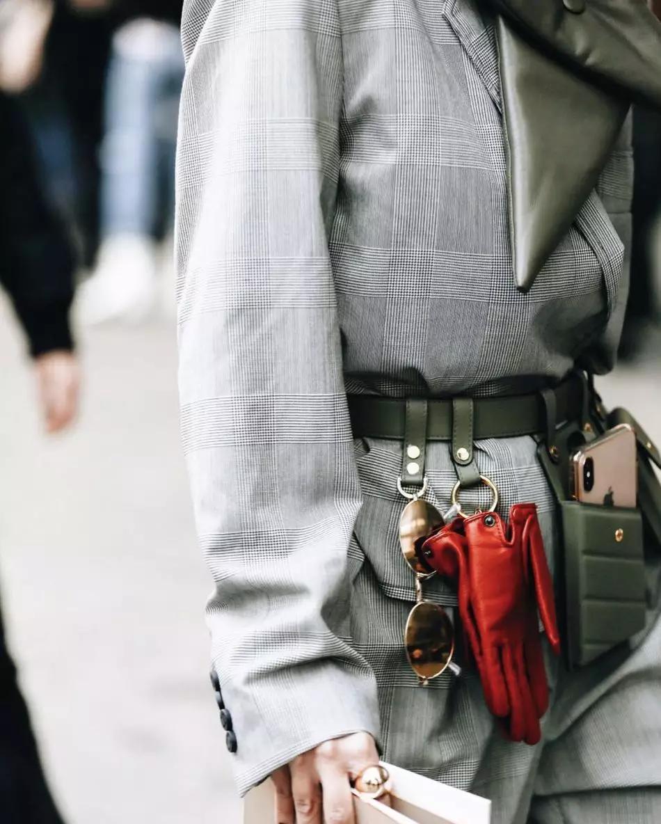 最新款的腰包简单一点,斜挎腰包最值得入手的大牌